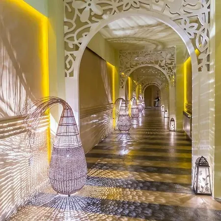 Апартаменты Royal Beach Barcelo *
